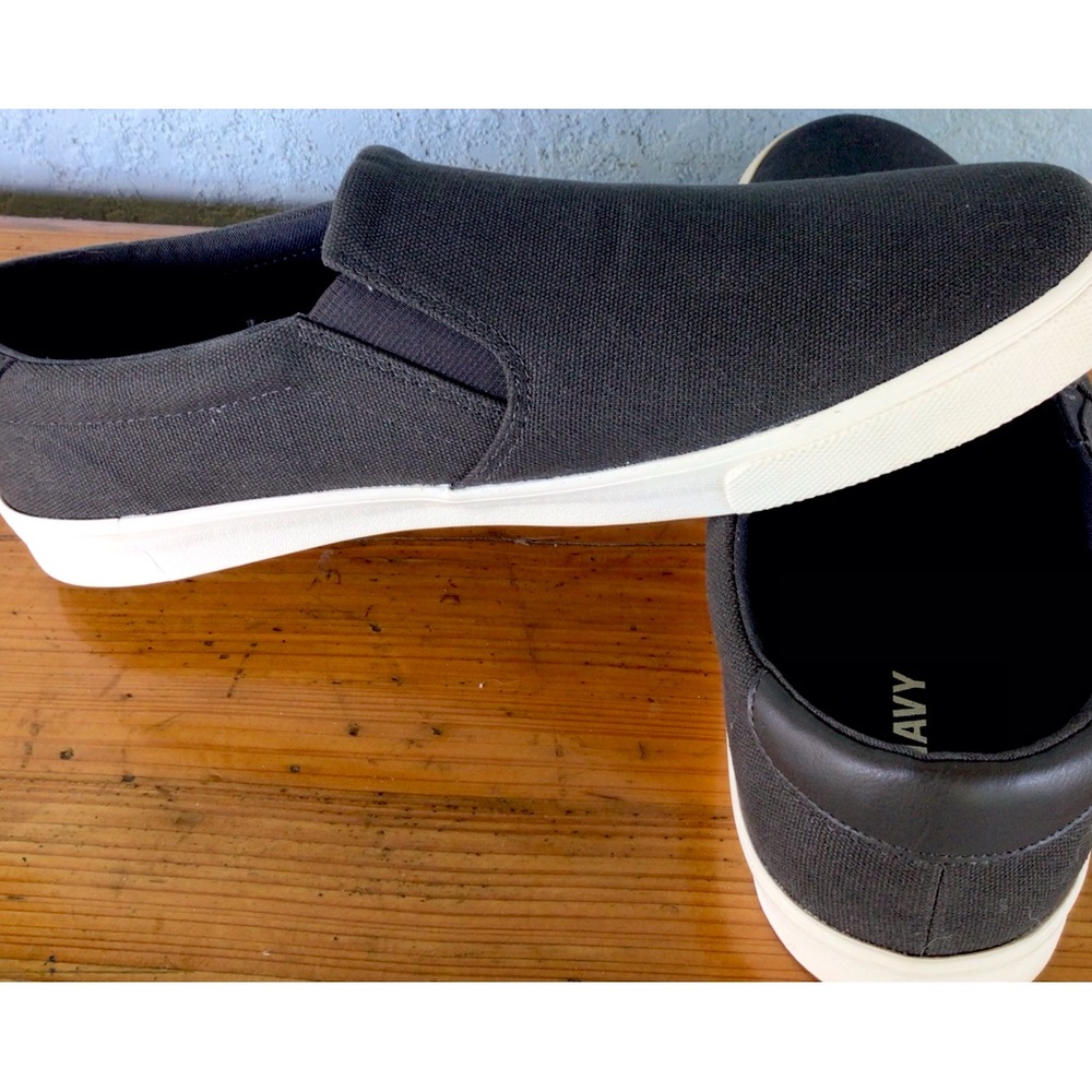 Men’s slip on Canvas Shoes-Old Navy Dar Gray slip on Shoes-canvas upper, Size 12